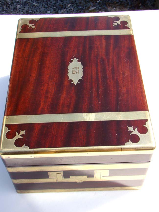 A fine Antique English brass mounted mahogany Dressing Box by "L.Leuchers, Maker to Her Majesty" circa 1830-1840. — image 5